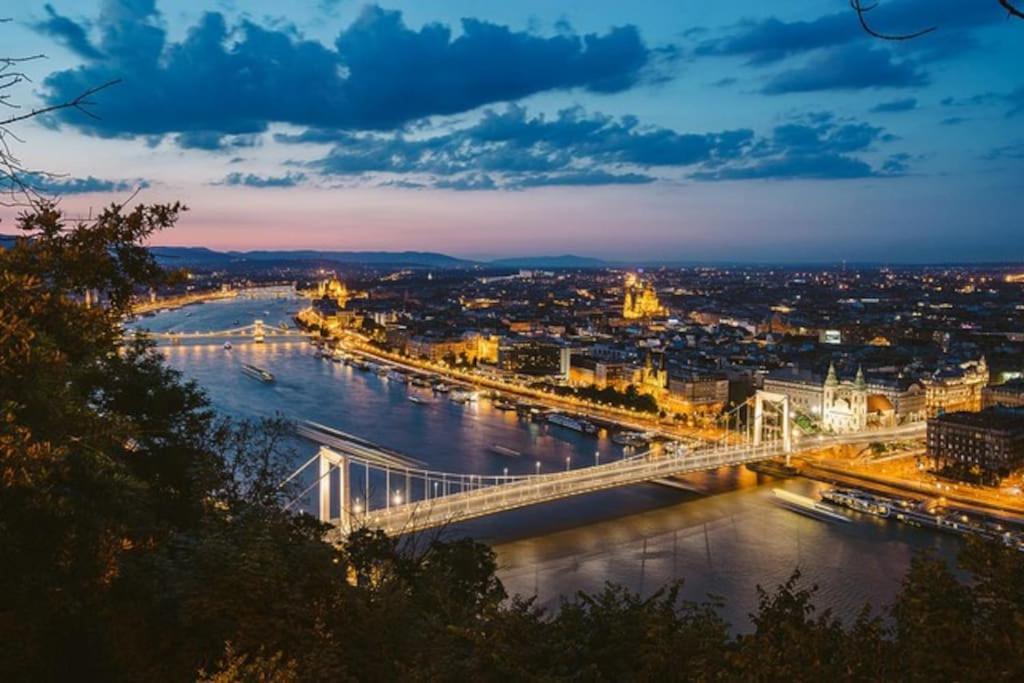 Parisian Soul In The Heart Of Budapest Exterior foto