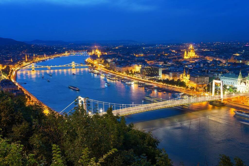 Parisian Soul In The Heart Of Budapest Exterior foto